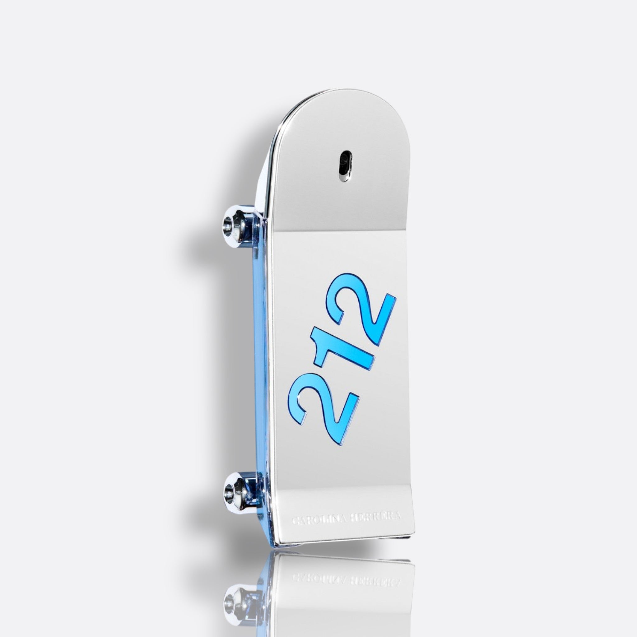 212 Heroes Eau de Toilette bottle – fresh fruity-leather fragrance for youthful and bold men