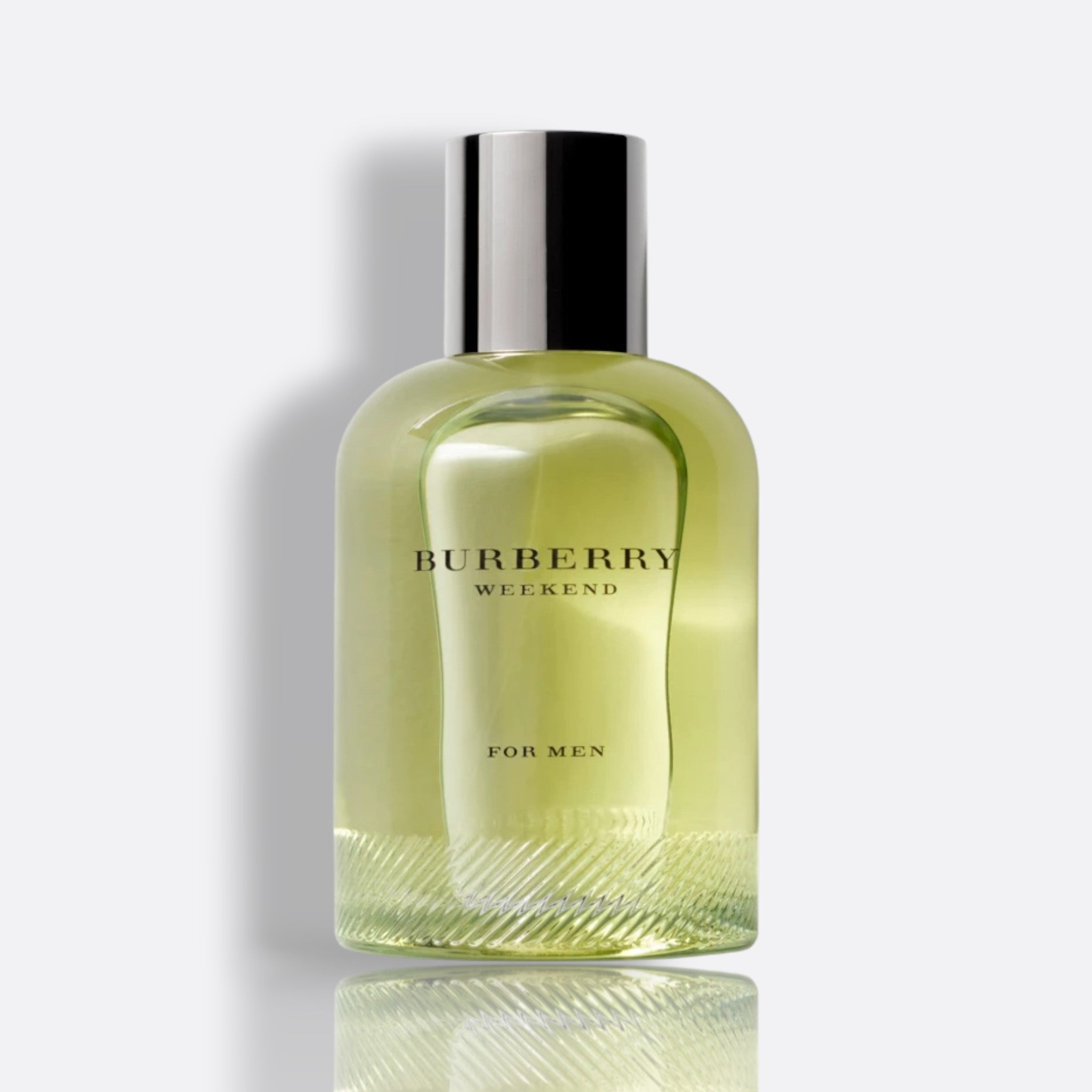 Burberry Weekend Eau de Toilette bottle – fresh men’s fragrance with citrus and woody notes for relaxed days